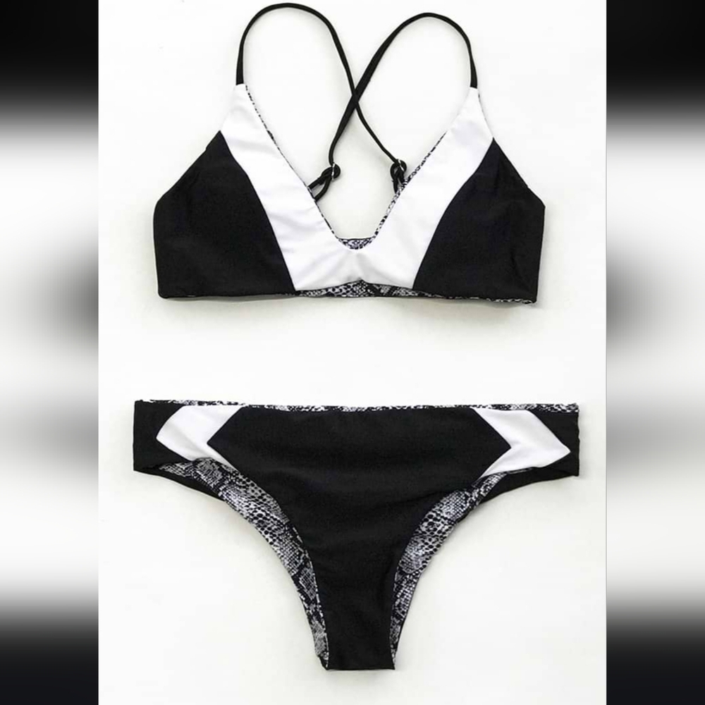 New Cupshe Snakeskin Black White Reversible Bikini Swimwear No Tag Medium?? - Picture 3 of 4